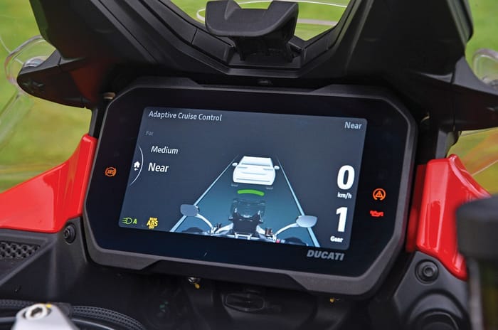 Ducati Multistrada V4 Rally TFT displa